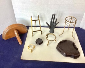 lot 207 image: Group of Small Display Stands and Plinths