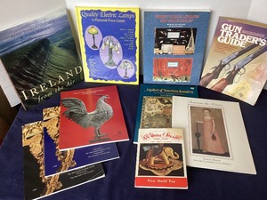 lot 21 image: Group of 10 Books on Antiques and Collectibles