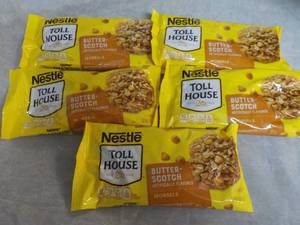 lot 189 image: 5 Bags Toll House Butterscotch Mors...