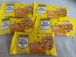 lot 191 image: 5 Bags Toll House Butterscotch Mors...