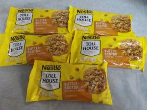lot 192 image: 5 Bags Toll House Butterscotch Mors...
