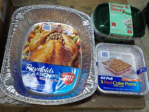lot 250 image: 3 Foil Cake Pans, 1 Turkey Roasting...