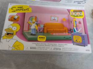 lot 293 image: The Simpsons Diorama...