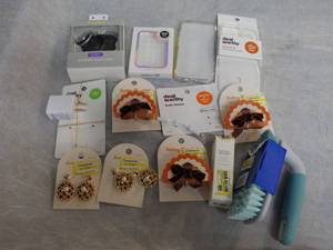 lot 295 image: Misc Lot Jewelry and more...