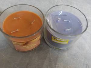 lot 304 image: 2 Room Essentials 3 Wick Candles...