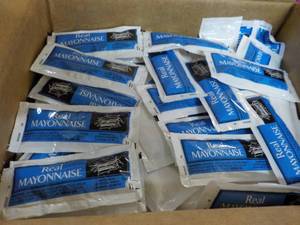 lot 331 image: 2 Cases Vistar 400 packets Mayonnai...