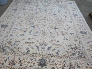 lot 2 image: 7ft 10 x 9 ft 10 Indoor Rug coul...