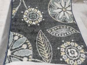 lot 14 image: Maples 20 x 34 Accent Rug...