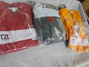 lot 78 image: 5 Cutter and Buck Vests size S, M, ...