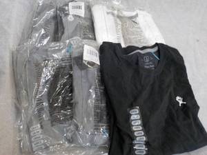 lot 80 image: 6 Hydro Flask T-shirts - various si...