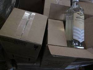 lot 53 image: 4 Bottles of sugar free vanilla syr...