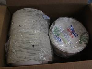 lot 62 image: 375 Dixie paper plates...