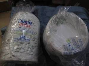 lot 87 image: 150 Dixie paper bowls...