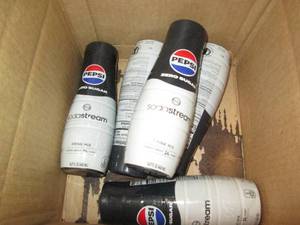 lot 136 image: 5 Zero sugar Pepsi soda stream bott...