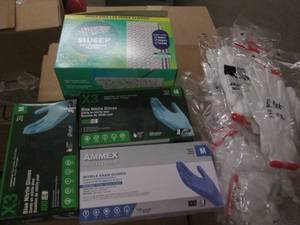 lot 231 image: Nitrile exam gloves and Swiffer cle...