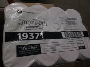 lot 233 image: 36 Rolls Angel Soft coreless bath t...