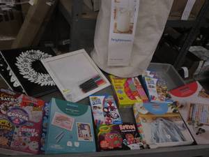 lot 5 image: Popup hamper filled with games...