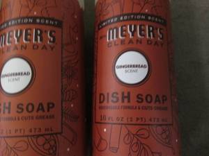 lot 14 image: 10 Bottles of Mrs. Meyers clean day...