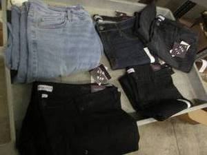 lot 240 image: 5 Pairs of ladies size 22 pants...