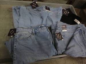lot 242 image: 4 Pairs of ladies size 26 pants...