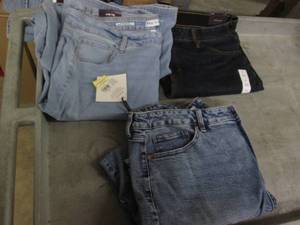 lot 249 image: 3 Pairs size 20 pants...