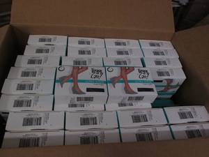 lot 275 image: 64 2 packs of Leggs to go black kn...