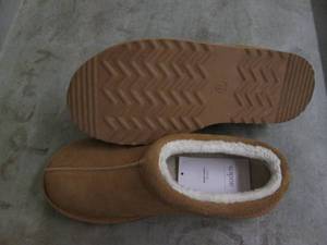 lot 281 image: Size 11 hard sole slippers...