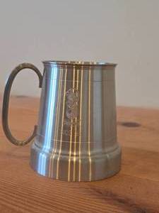 lot 8 image: Vintage Pewter Beer Tankard - Engraved Commemorative Singapore International Chamber of Commerce 1993