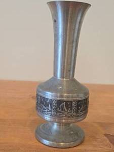 lot 16 image: Vintage 7 12 Norsk Tinn Pewter Bud Vase by Selandia (Norway)
