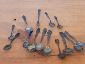 lot 62 image: Lot of (14) 190-grams (total) 925 Sterling Silver Utensils