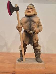 lot 102 image: Norwegian Viking theme Hand-Carved Wooden Figurine by Hennen (Norway)