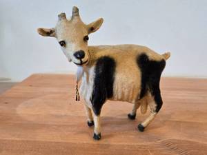 lot 165 image: Vintage Mountain Goat theme Authentic Handmade Figurine by Nyform (Norway)