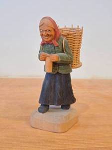 lot 179 image: Vintage Woman Carrying a Basket theme Hand Carved Hand-painted Wood Folk Art Figurine by Norsk Husflid Enros