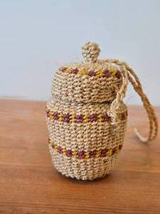 lot 203 image: Handmade Natural Woven Sisal Bag from Zimbabwe