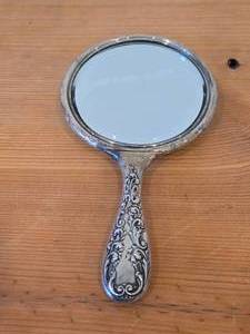 lot 239 image: Vintage Sterling Silver Hand Mirror (Late 19thEarly 20th Century)