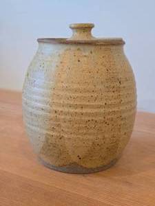 lot 238 image: Handcrafted Stoneware Pottery Jar with Lid
