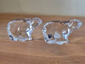 lot 253 image: Lot of (2) Polar Bear theme Clear Crystal Figurines by Hadeland Glasswerk (Norway)