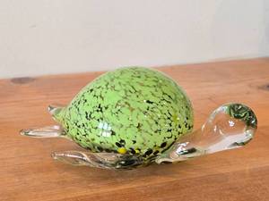 lot 256 image: Vintage Turtle theme Crystal Figurine by Fifth Avenue Crystal LTD