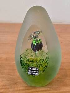 lot 258 image: Art Glass Figurine by Ekenas Glashytta (Sweden) (tear drop)