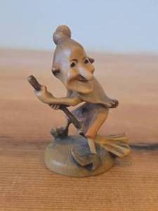 lot 288 image: Vintage Happy Witch theme Hand Carved Wood Figurine by Anri (Italy)
