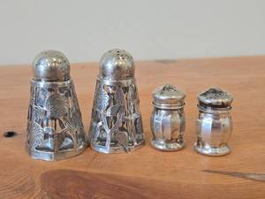 lot 25K image: Lot of (2) 134-grams (total) Sterling Silver Salt and Pepper Shaker Set of 2