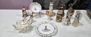 lot 2075 image: Assorted Decorative Collectibles Lot