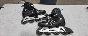 lot 2079 image: Bladerunner Inline Skates