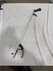 lot 2137 image: Reacher Grabber Tool