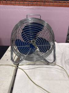 lot 2168 image: Patton High Velocity Table Fan