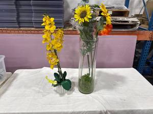 lot 2175 image: Artificial Floral Arrangements Lot