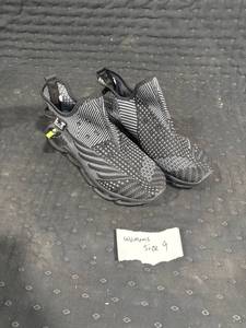 lot 2178 image: Womens Black & Grey Athletic Shoes