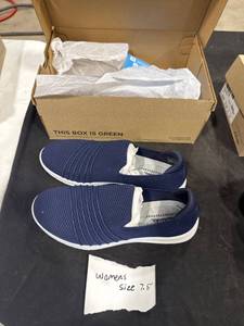 lot 2184 image: Clarks Cloudsteppers Slip-On Shoes