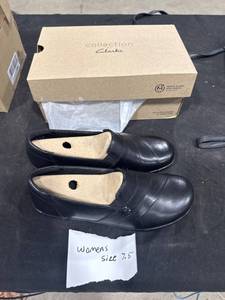 lot 2185 image: Clarks Womens Black Slip-On Shoes