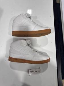 lot 2189 image: Mens Fila High-Top Sneakers